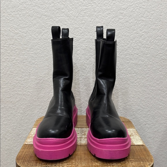 Azalea Wang Ghosted Flatform Chelsea Boots - Picture 4 of 7